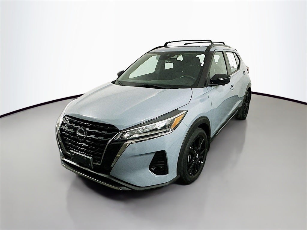 2022 Nissan Kicks SR