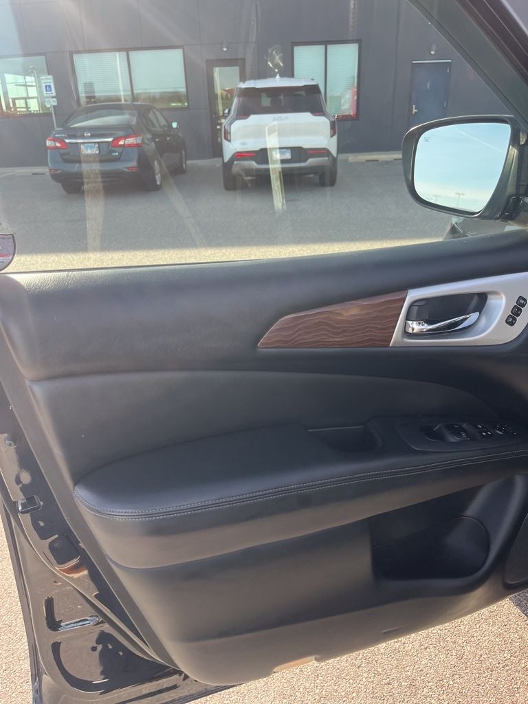 2019 Nissan Pathfinder Platinum