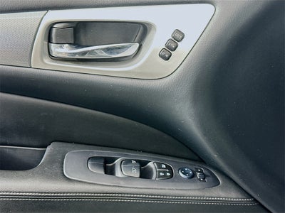 2019 Nissan Pathfinder SL