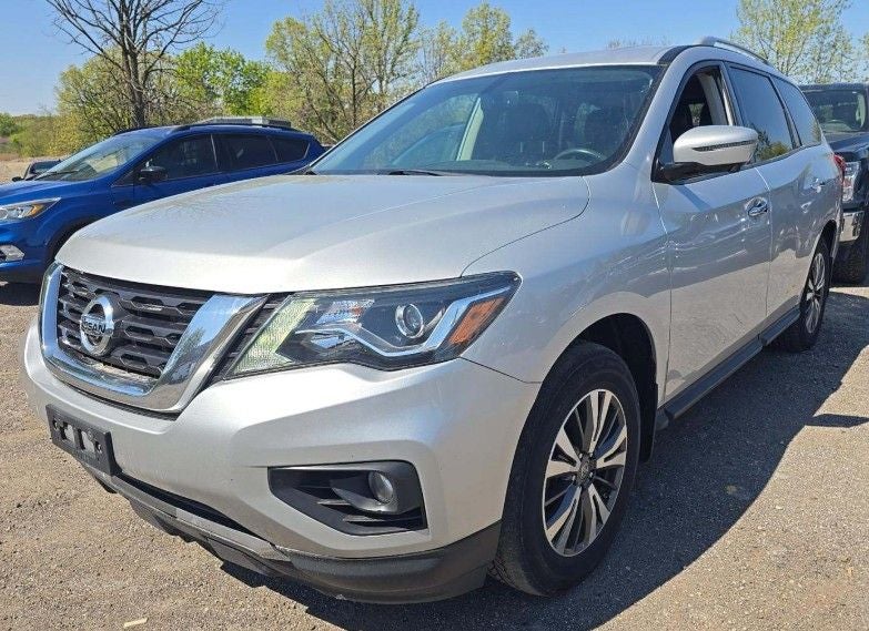 2017 Nissan Pathfinder SL